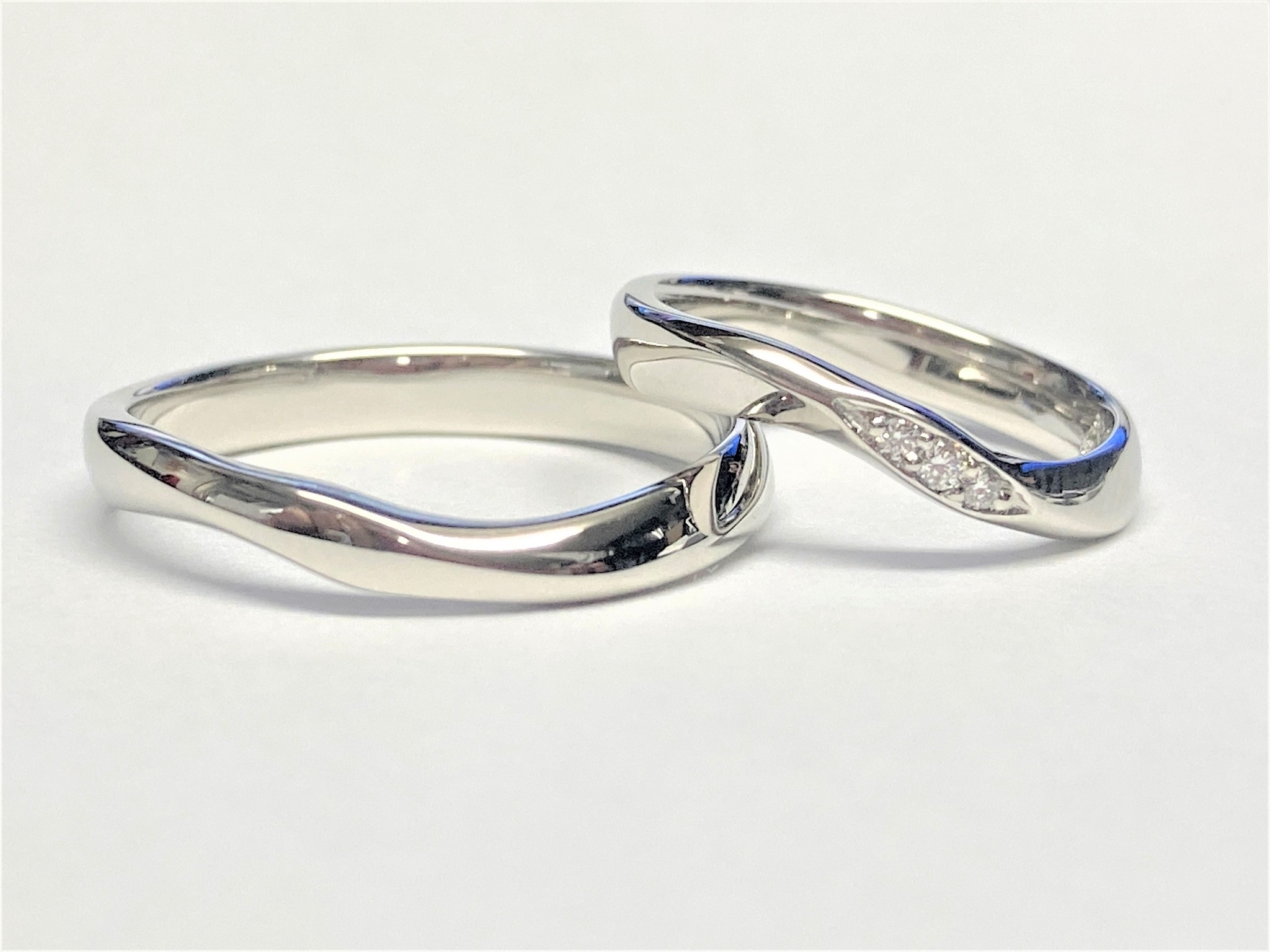 ダイヤ入りを二人でデザインする結婚指輪のイメージ